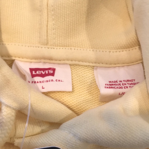 Yellow Levi’s Hoodie L. Bought In Iceland (Suitcase Lost ☹️). NWT. - Picture 4 of 5